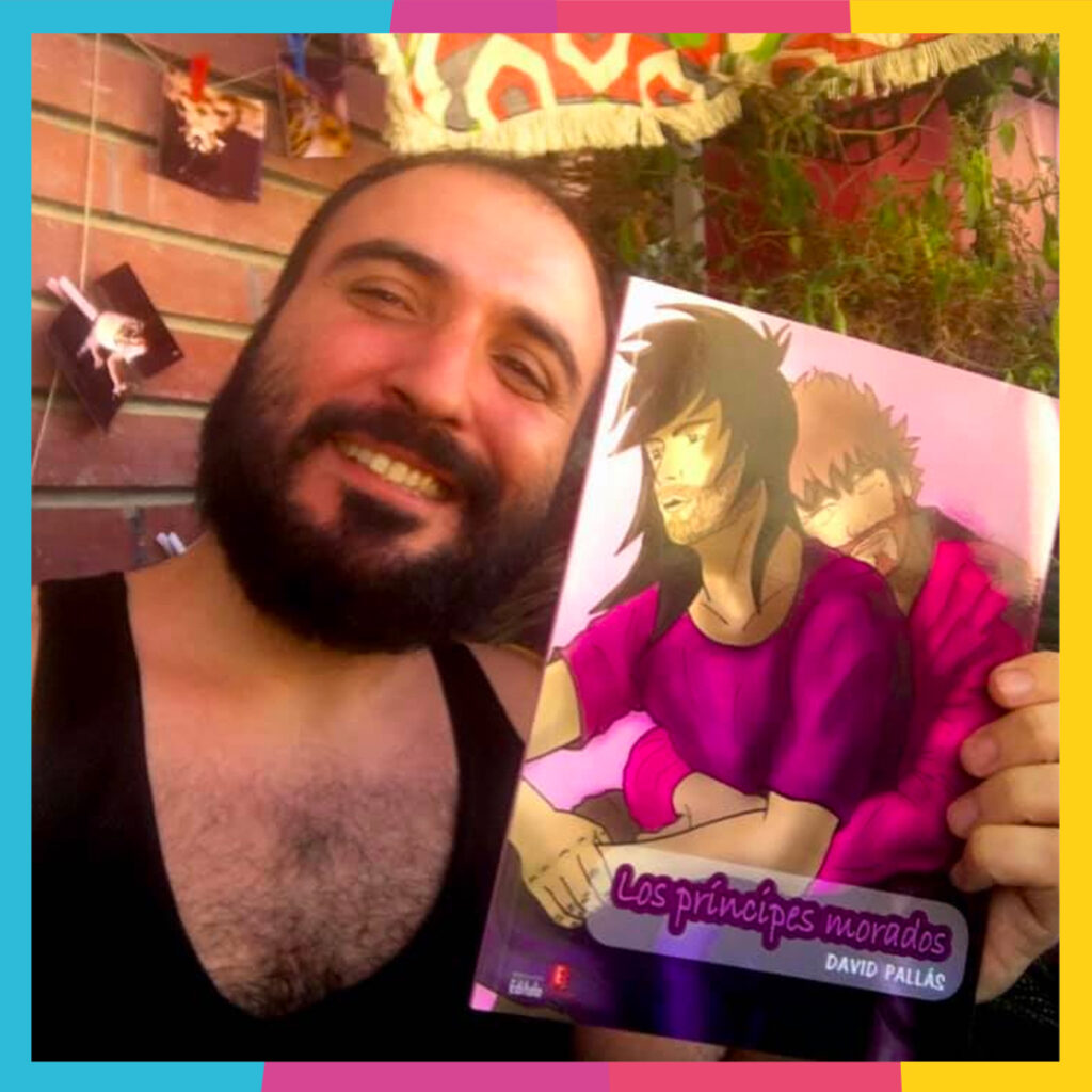 David Pallás Gozalo, creador de contenido LGBTIAQ+ en YouTube, sostiene un libro