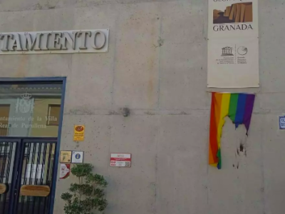 Queman una bandera LGTBI+ en el municipio granadino de Purullena