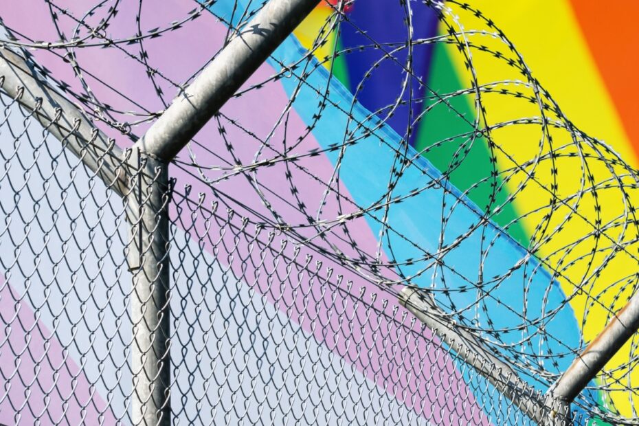 La Federación Estatal LGTBI+ denuncia retrasos en las solicitudes de asilo de personas LGTBI+ perseguidas