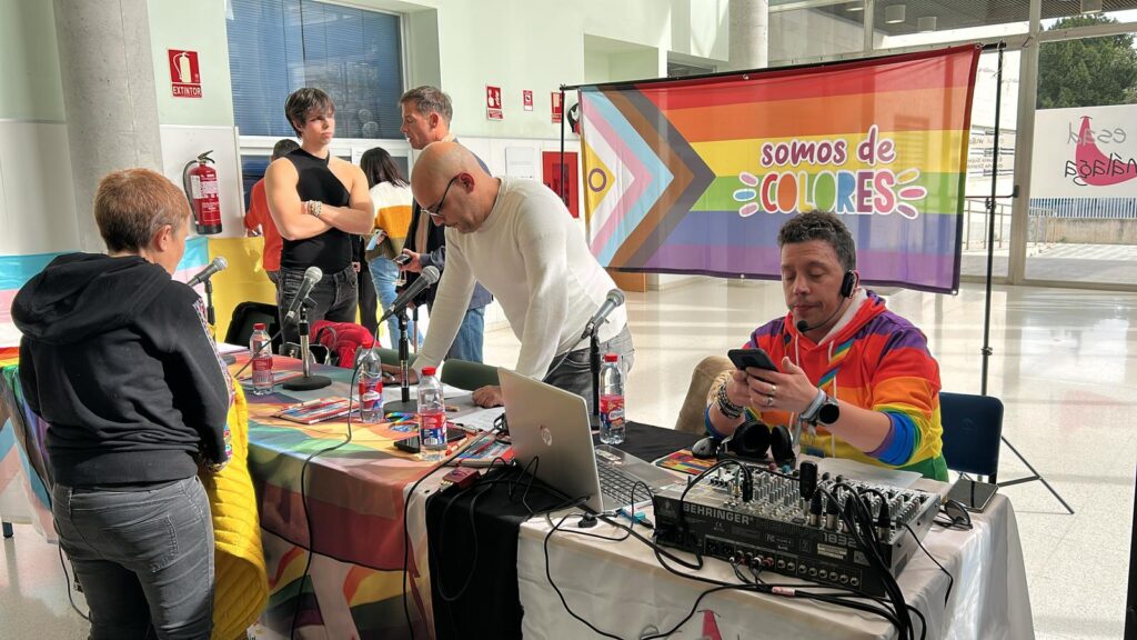 Momento de la grabación del programa 100 de Somos de Colores desde la ESAD de Málaga